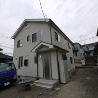 デッドスペースも全て収納に。固定階段にした小屋裏部屋のある家