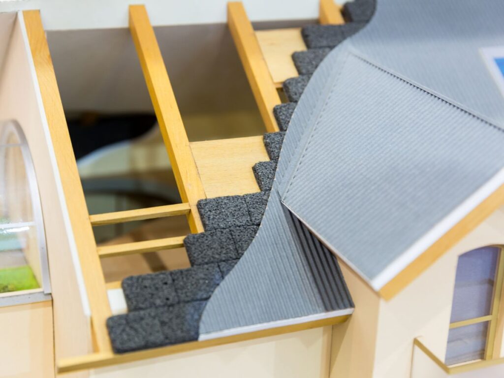 住宅の壁に隙間なく施工された高性能な断熱材。